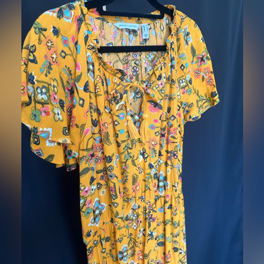 NWOT Yellow Sundress with Flower design. Size Medium